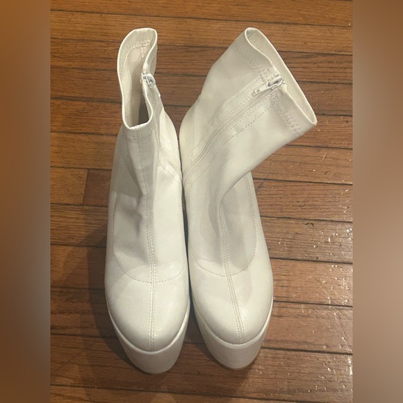 Azalea Wang Lovely White Platform Stretch Sock Vegan Bootie Size 9 - Picture 11 of 15